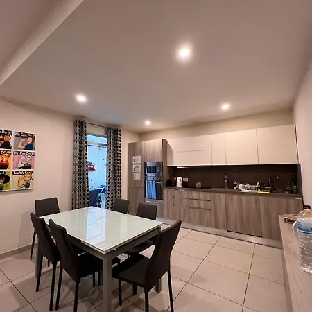 Private With Bathroom In Balluta Bay - Shared Flat *