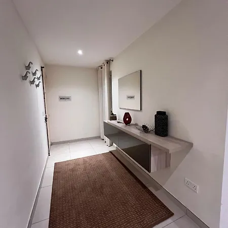 Habitación en casa particular Private With Bathroom In Balluta Bay - Shared Flat *